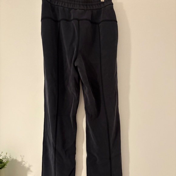 Lululemon Softstreme High-Rise Pant in Black- 4 - Picture 3 of 5